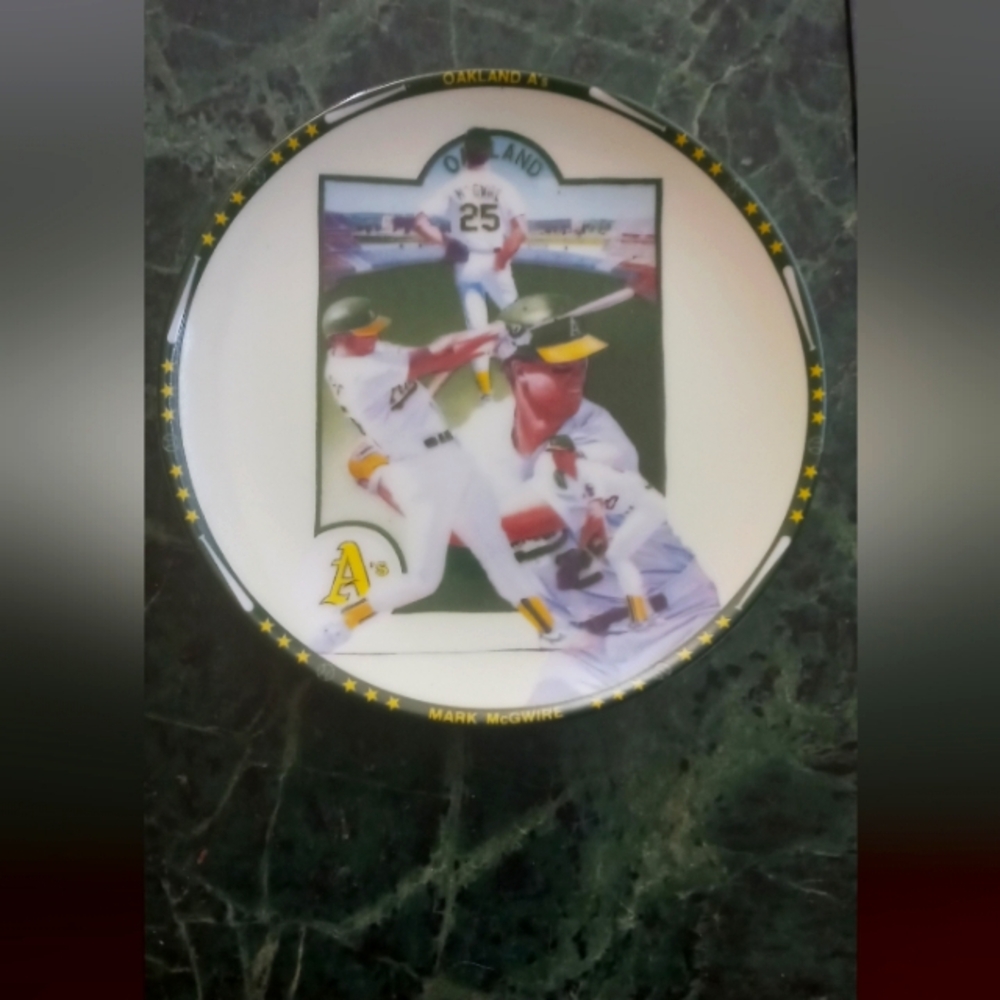 Oakland A's Mark McGwire Decorative Collector Plate - White/Green/Yellow